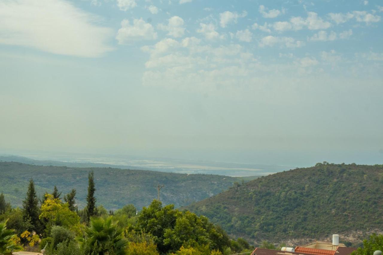 Beit Oren Hotel エクステリア 写真